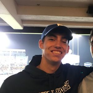 Meet your Posher, Max